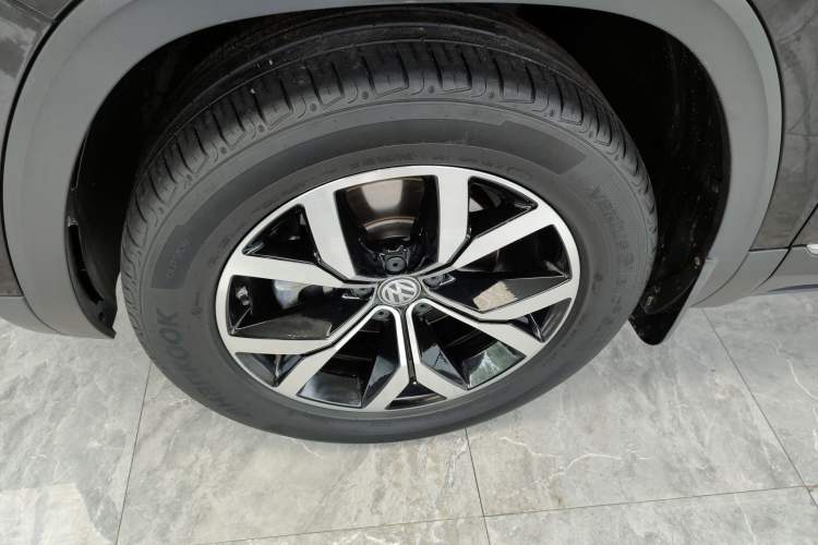 Used Volkswagen Teramont 2020 380TSI Four-Wheel Drive Luxury Version China VI Standard Left Front Wheel Hub