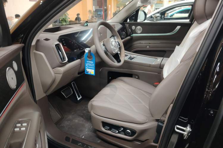 Used Hima AITO M9 2025 Extended-Range Ultra Version 52 kWh 6-Seater