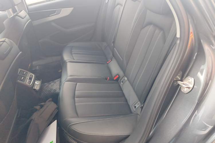 Used Audi A4L 2022 40 TFSI Luxury Dynamic Model
