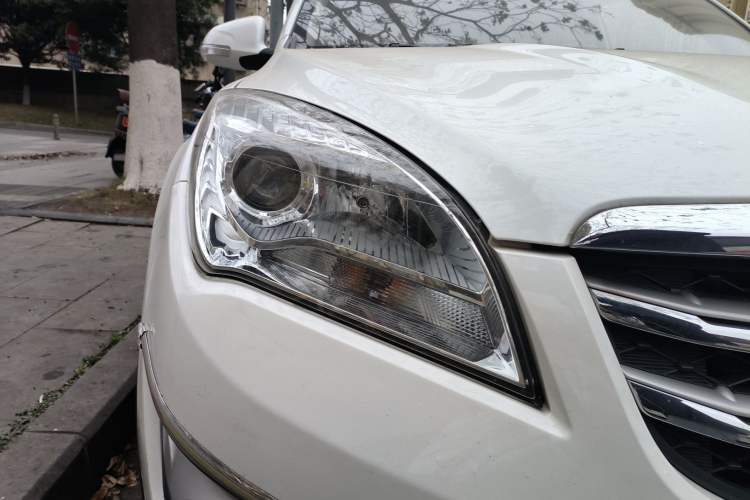 Used Changan CS35 2016 1.6L Automatic Luxury Model China V Standard
