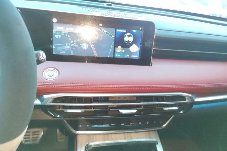 Used JETOUR X70 PRO 2023 1.5T DCT Comfort Edition 7-Seater
