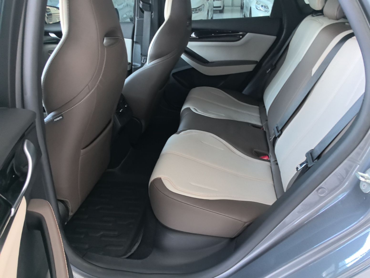BYD Qin PLUS 2024 HONOR Edition DM-i 55KM Leading Model — снимка 20