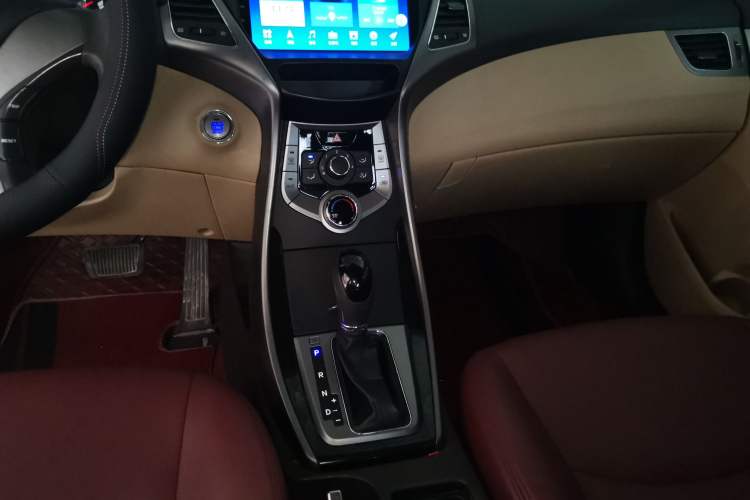 Used Hyundai Elantra (5th Generation / Langdong) 2013 1.6L Automatic Leading Model Gear Lever