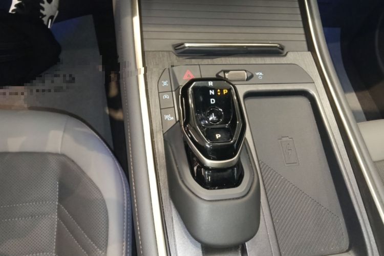 Used Ford Edge 2023 Ford Explorer L 2.0T EcoBoost Four-Wheel Drive 7-Seater Supreme Model Gear Lever