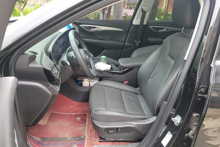 Used Buick Envision 2025 Encore Plus 28T Two-Wheel-Drive Platinum Edition