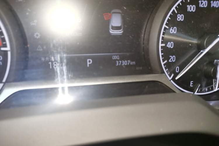 Used Toyota Harrier 2022 2.0L CVT Two-Wheel Drive Deluxe Edition Odometer Close Up