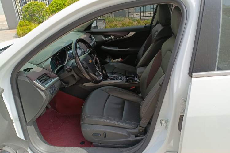 Used Chevrolet Malibu 2018 530T Automatic Luxury Edition Left Front Seat