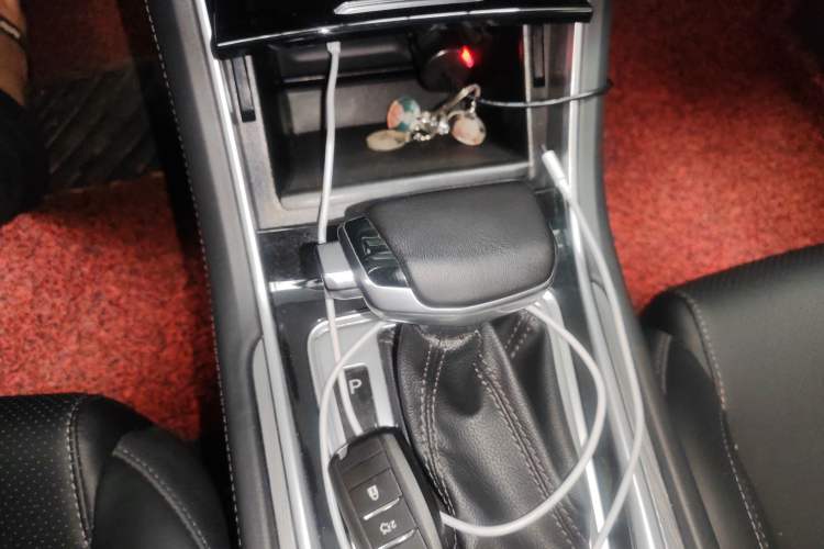 Used CHANGAN Ruicheng CC 2021 Blue Whale Edition 1.5T DCT Luxury Model Gear Lever