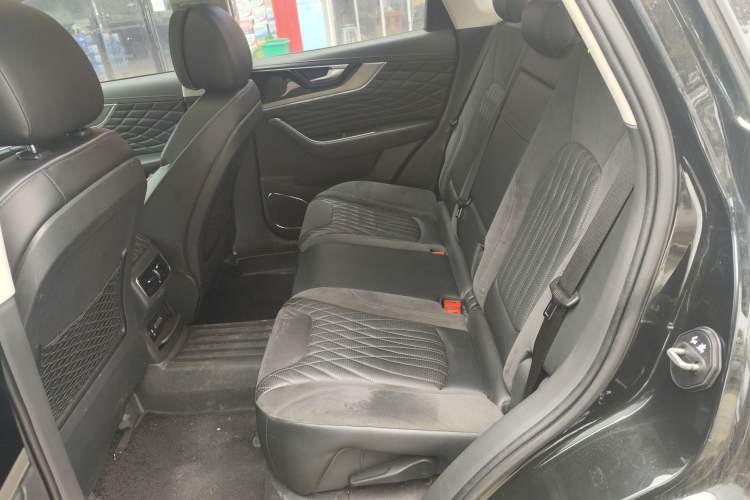 Used Hongqi HS5 2022 Revised Version 2.0T Smart Connect Flagship Edition
