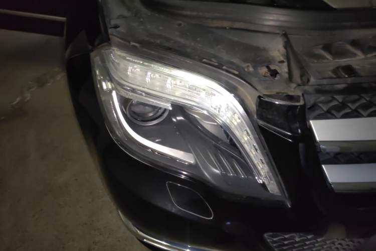Used Mercedes-Benz GLK-Class 2013 GLK 300 4MATIC Fashion Model Right Front Headlight