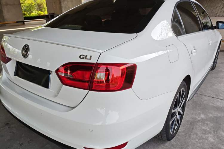 Used Volkswagen Sagitar 2013 2.0 TSI GLI