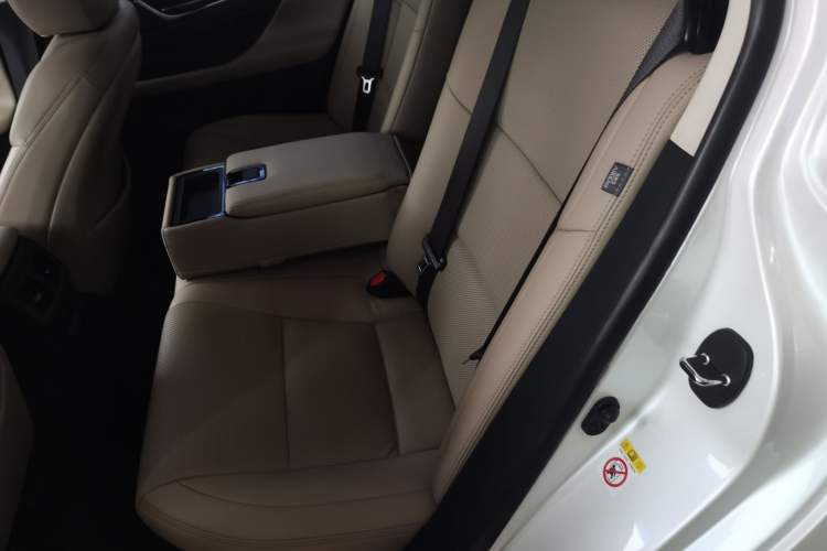 Used Lexus GS 2016 200T Leading Edition
