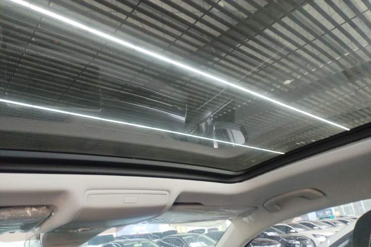 Used Volkswagen Tiguan L 2023 Restyled 330TSI Automatic Two-Wheel Drive R-Line Enhanced Comfort Version