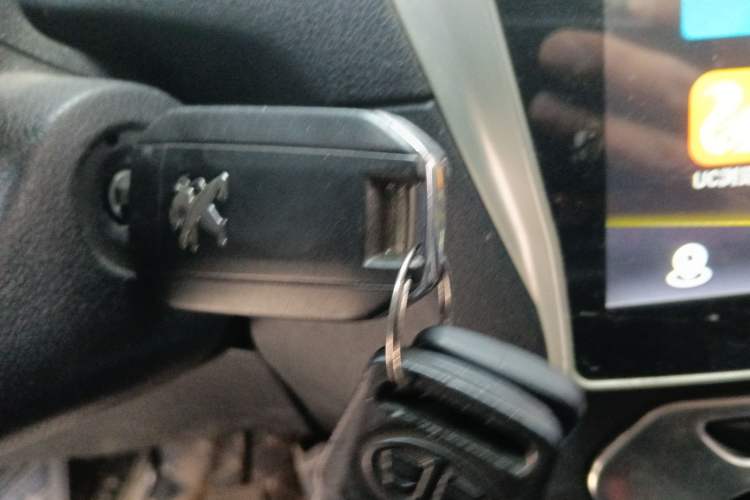 Used Peugeot 301 2014 1.6L Manual Comfort Edition
