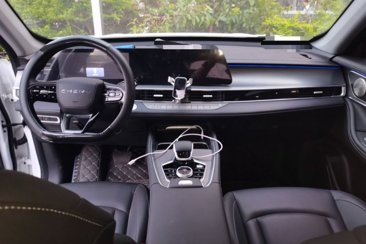 Used Chery Tiggo 8 PRO 2025 290T Two-Wheel-Drive Luxury Edition Center Console