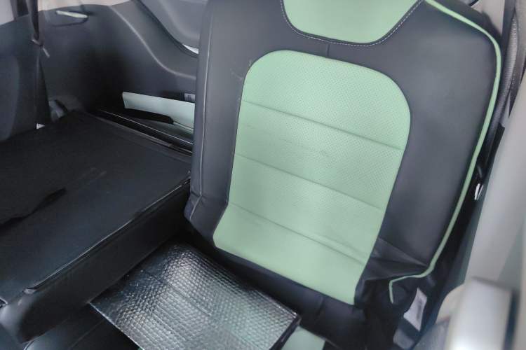 Used Wuling Hongguang MINIEV 2020 Enjoyment Model Lithium Iron Phosphate Left Rear Seat