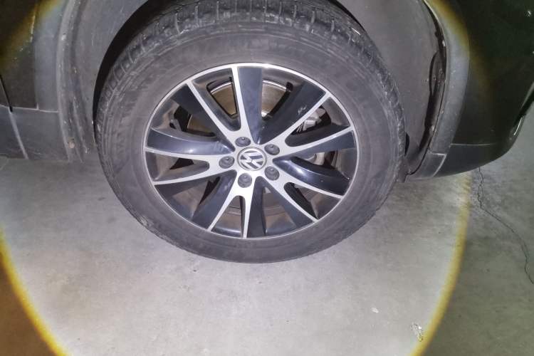 Used Volkswagen Tiguan 2015 1.8TSI Automatic Two-Wheel Drive Luxury Model Right Front Wheel Hub