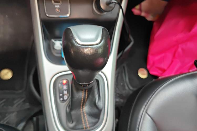 Used Jeep Compass 2017 200T Automatic Enjoyment Version Gear Lever