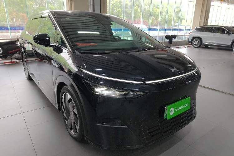 Used XPeng X9 2024 702 Ultra-Long Range Max Exterior 1