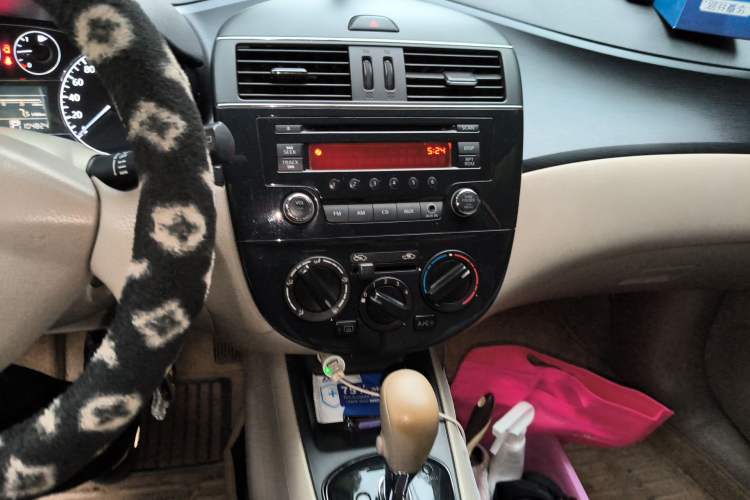 Used Nissan Tiida 2011 1.6L CVT Comfort Model Audio And AC Panel