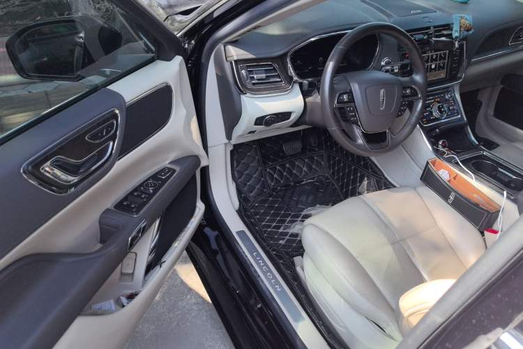 Used Lincoln Continental 2019 2.0T Two-Wheel Drive Luxury Edition China VI Standard
