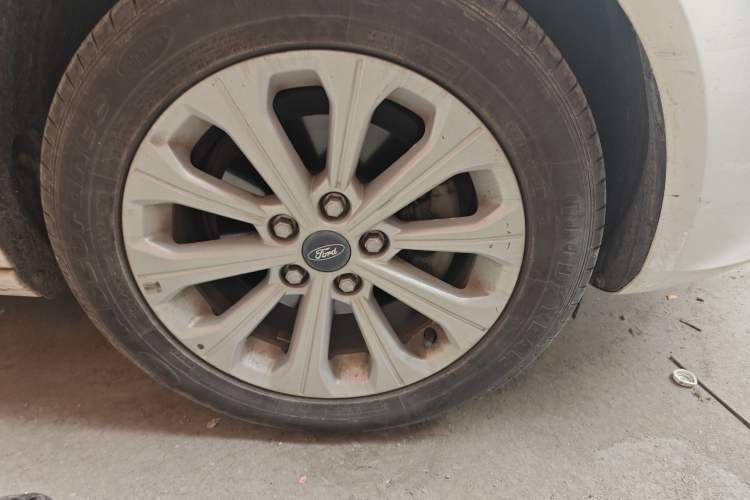 Used Ford Escort 2017 Happy Edition 1.5L Manual Fashion Model