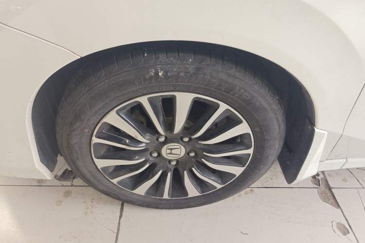 Used Honda Crider 2015 1.8L automatic luxury edition
