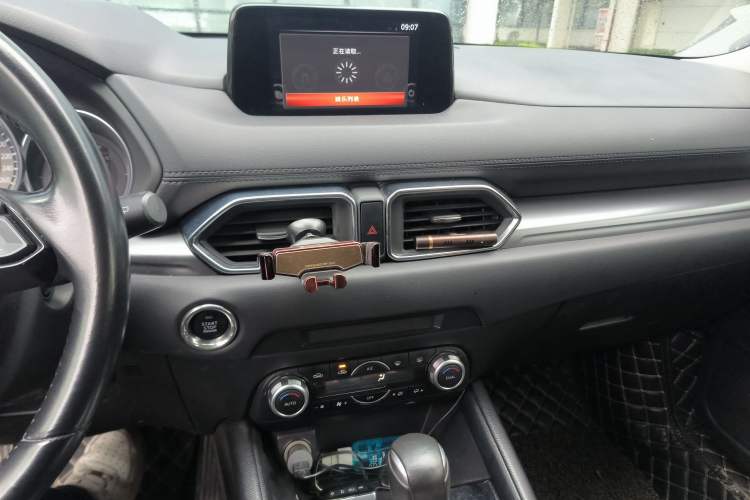 Used Mazda CX-5 2017 2.0L Automatic 2WD ZhiShang Trim China VI Standard
