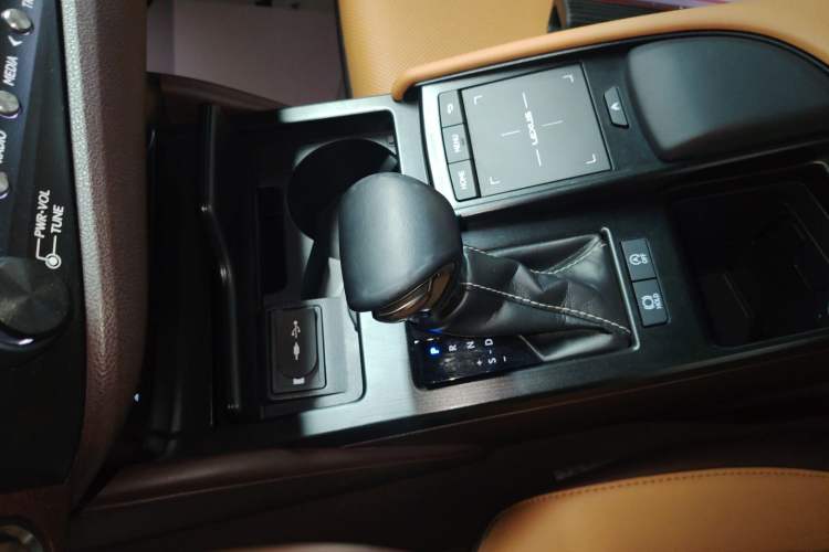 Used Lexus ES 2018 200 Excellence Edition China V Standard
