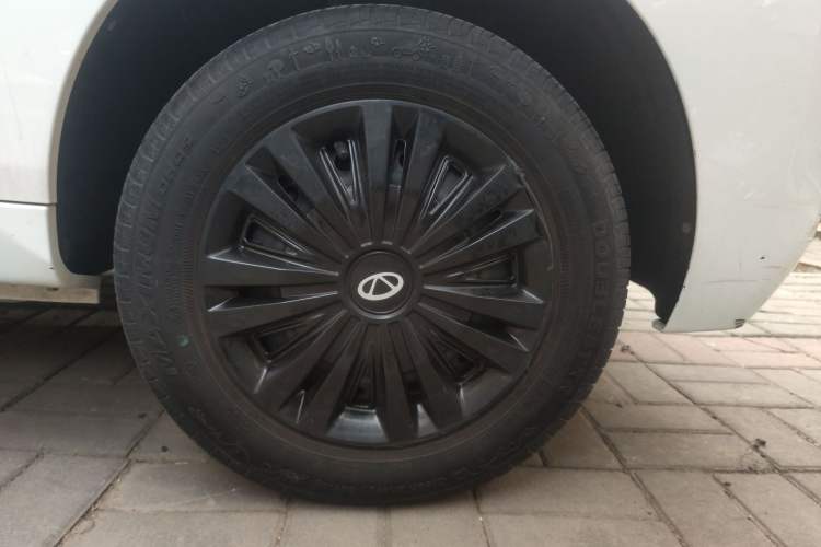 Used Chery QQ Ice Cream 2022 120km Conical Shape Lithium Iron Phosphate
