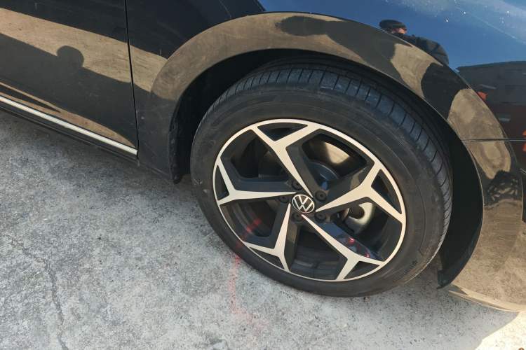 Used Volkswagen Passat 2024 330TSI Starry Elite Edition Right Front Wheel Hub