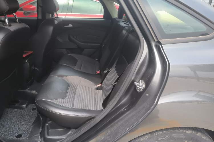 Used Ford Focus 2015 Sedan 1.6L Automatic Trend Model
