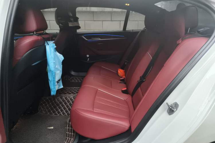 Used BMW 5 Series 2021 Facelifted 530Li Leading Edition M Sport Package
