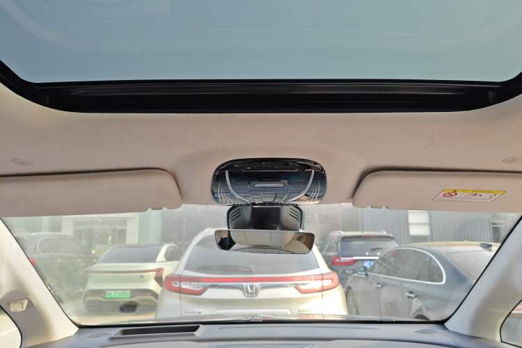 Used VOYAH Dream 2025 PHEV Four-Wheel-Drive Flagship Kunpeng Edition Headliner