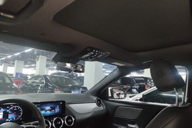 Used Mercedes-Benz GLA 2022 Second Facelift GLA 200 Headliner