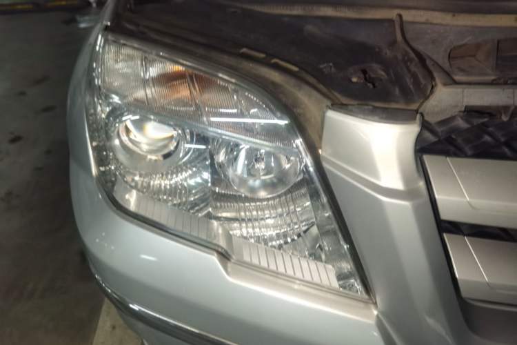 Used Mercedes-Benz GLK-Class 2011 GLK 300 4MATIC Fashion Model Right Front Headlight
