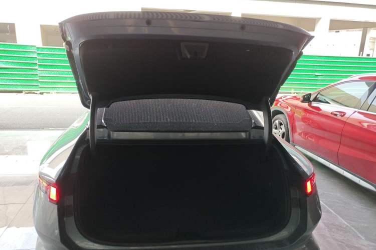 Used Lynk & Co Z10 2025 95 kWh 702 km All-Wheel Drive Intelligent Driving Ultra