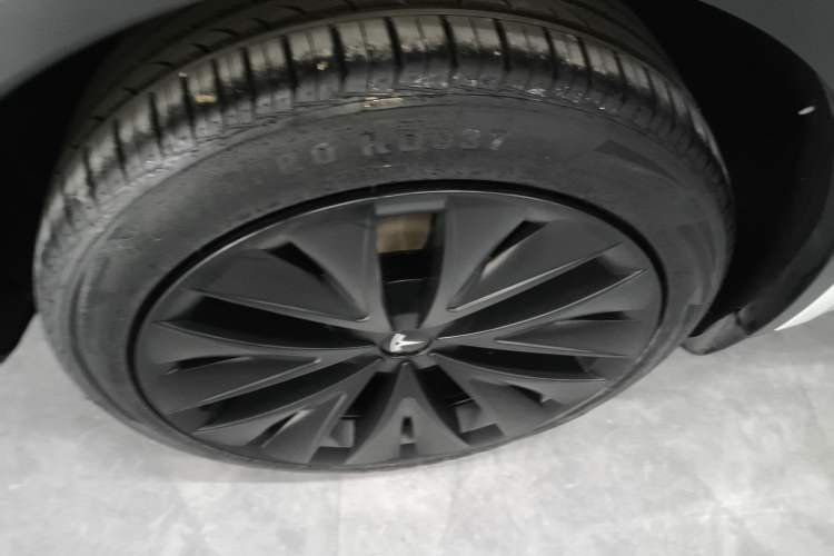 Used Tesla Model Y 2024 Rear-Wheel-Drive Version
