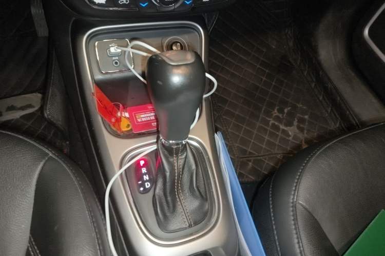 Used Jeep Compass 2017 200T Automatic Family Edition Gear Lever