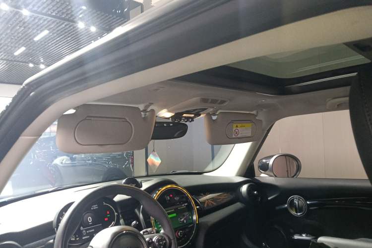 Used MINI 2021 1.5T COOPER Classic Edition