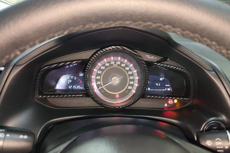 Used Mazda 3 Axela 2014 Sedan 1.5L Automatic Luxury Model