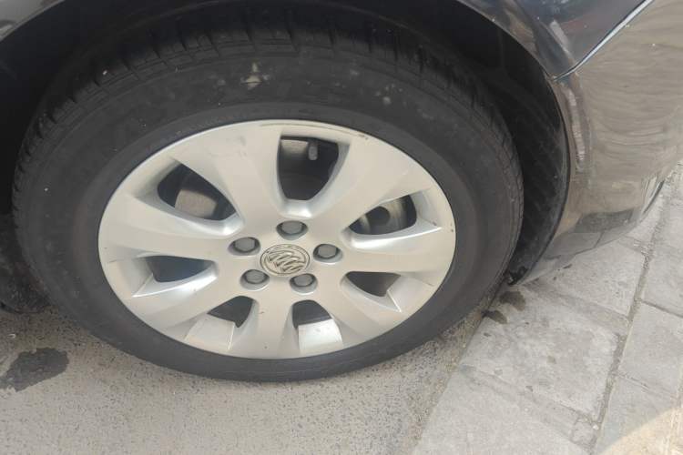 Used Buick Regal 2015 1.6T Leading Technology Model Right Front Wheel Hub