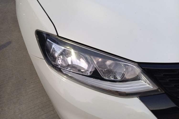 Used Nissan Tiida 2016 1.6L CVT Cool Dynamic Edition