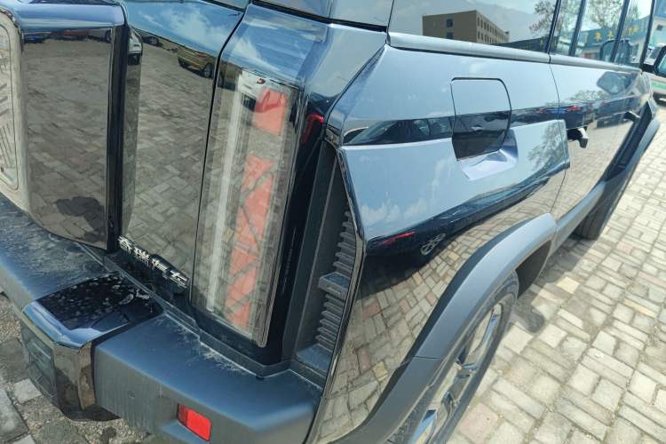 Used Chery Fengyun Fulwin X3 Plus 2025 Model 401 Two-Wheel Drive Smart Leading Edition Right Rear Taillight