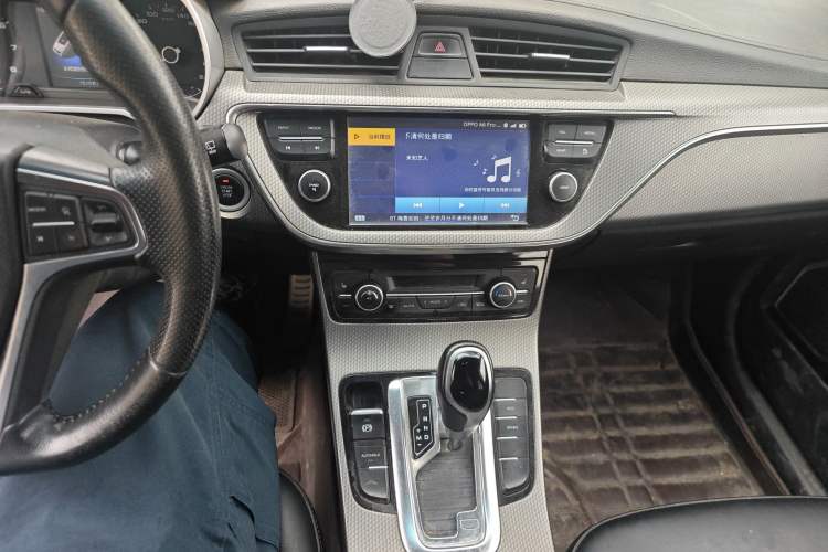 Used Geely Auto Emgrand GS 2016 Sport Edition 1.3T Automatic ZhenShang Model Audio And AC Panel