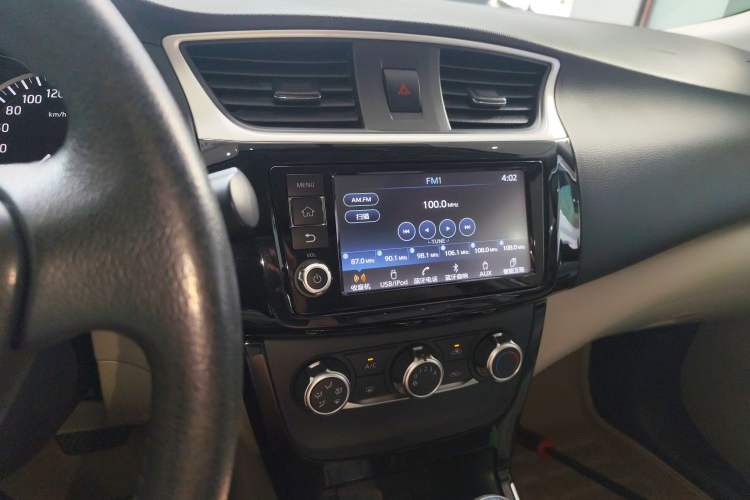 Used Nissan Sylphy 2018 1.6XV CVT Deluxe Edition Audio And AC Panel