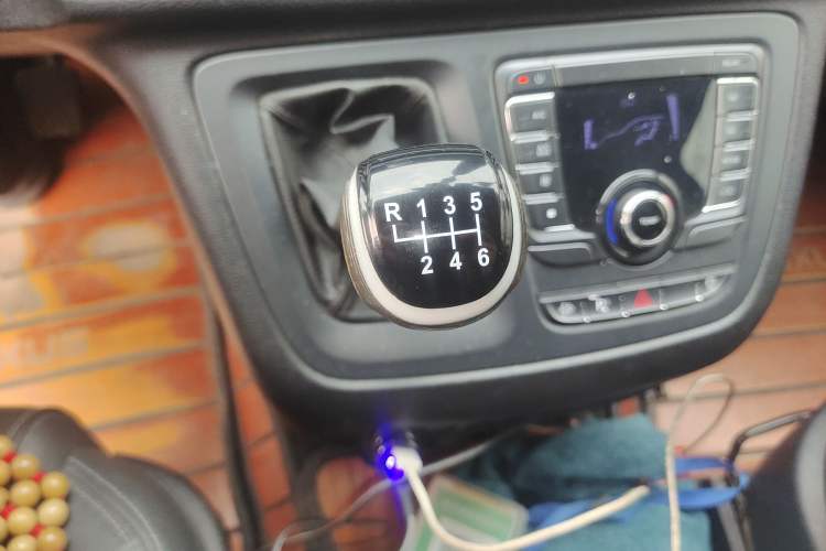 Used SAIC MAXUS G10 2021 2.0T Manual Elite Edition Diesel 7-Seater
