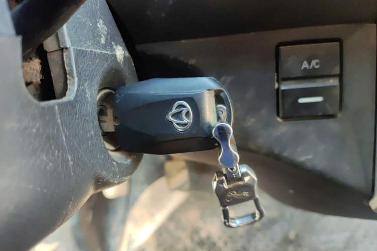 Used CHANGAN KAICHENG Star 9 2020 1.5L Base Model Van Transporter 5-Seater China VI Emission Standard DAM15KR