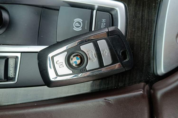 Used BMW 5 Series 2014 525Li Luxury Design Package
