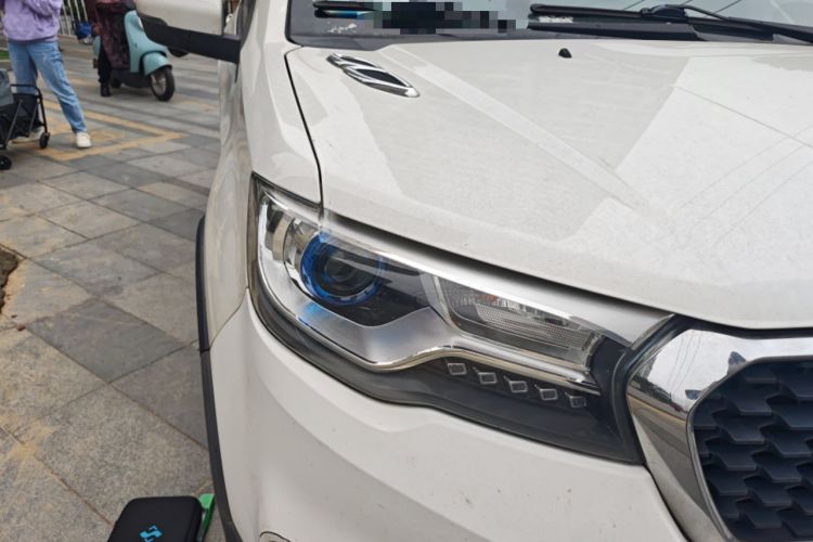 Used Haval H1 2016 Revised Version Blue Badge 1.5L AMT Luxury Edition Right Front Headlight